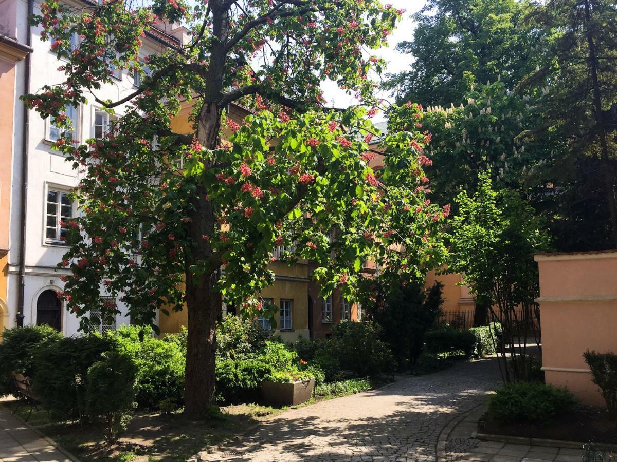 Red Brick Old Town Apartment Варшава Экстерьер фото