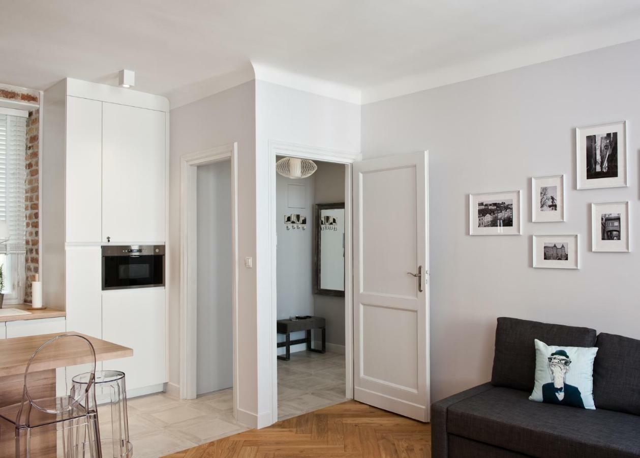 Red Brick Old Town Apartment Варшава Экстерьер фото