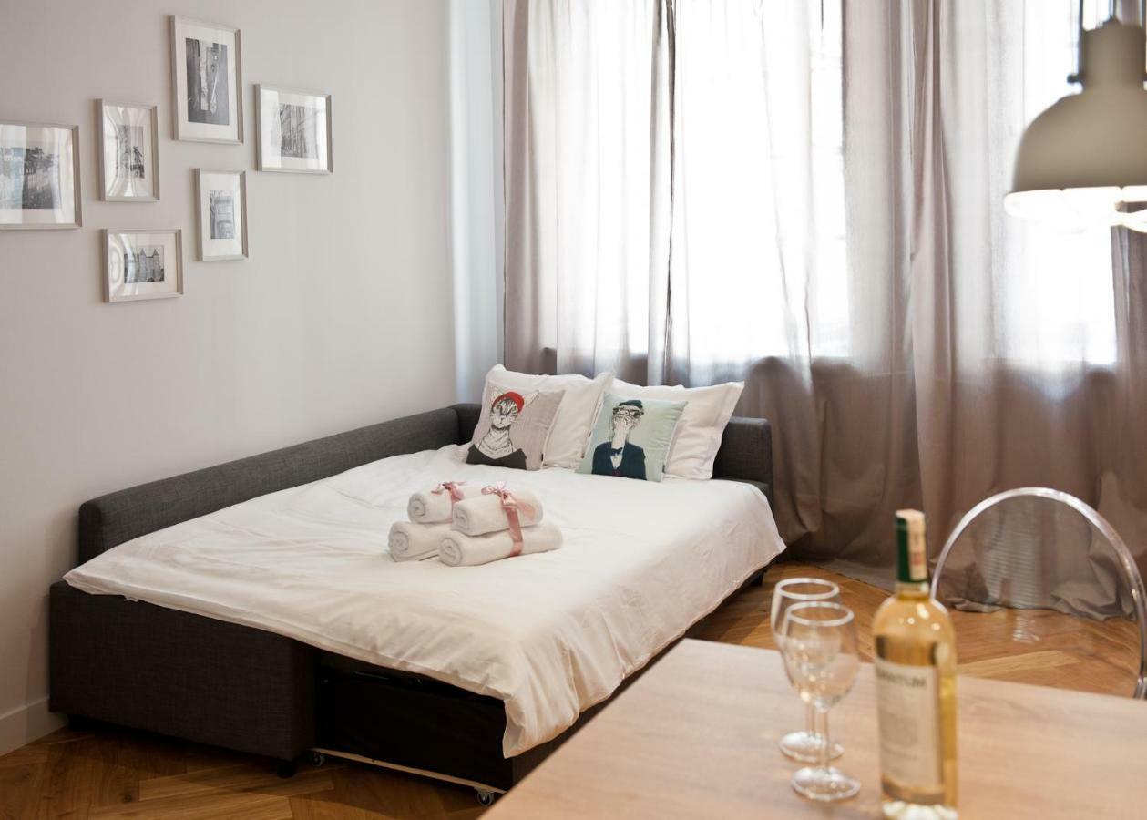 Red Brick Old Town Apartment Варшава Экстерьер фото