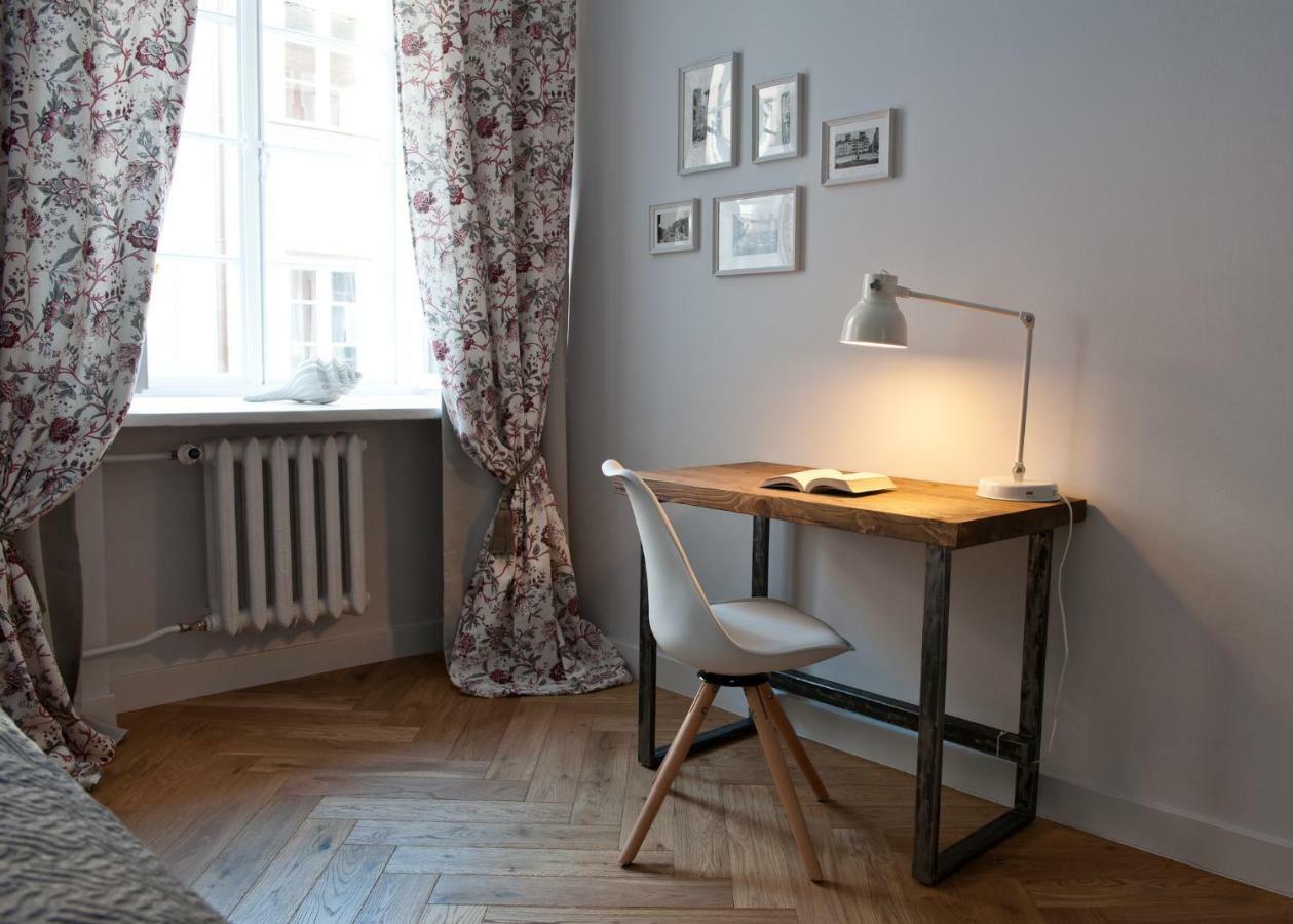 Red Brick Old Town Apartment Варшава Экстерьер фото