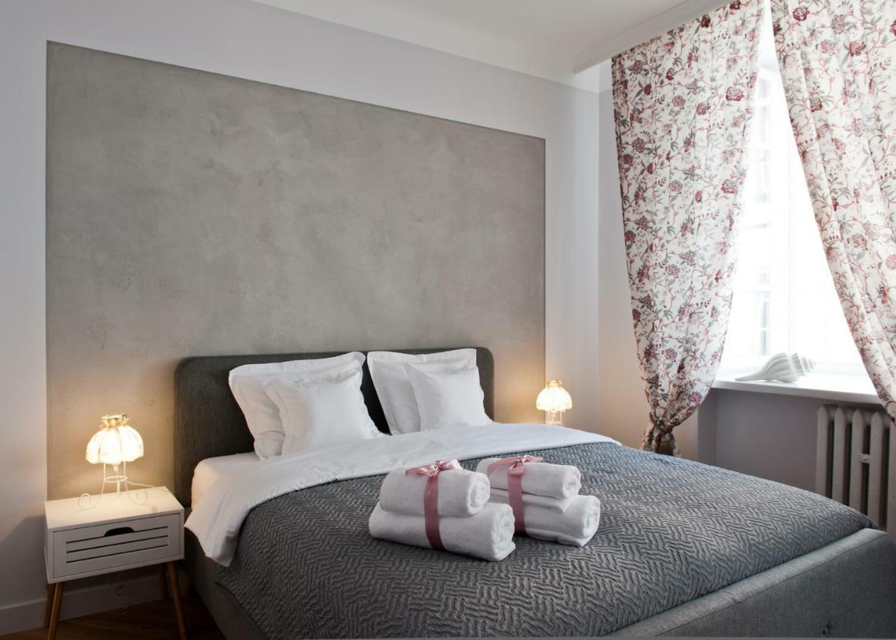 Red Brick Old Town Apartment Варшава Экстерьер фото