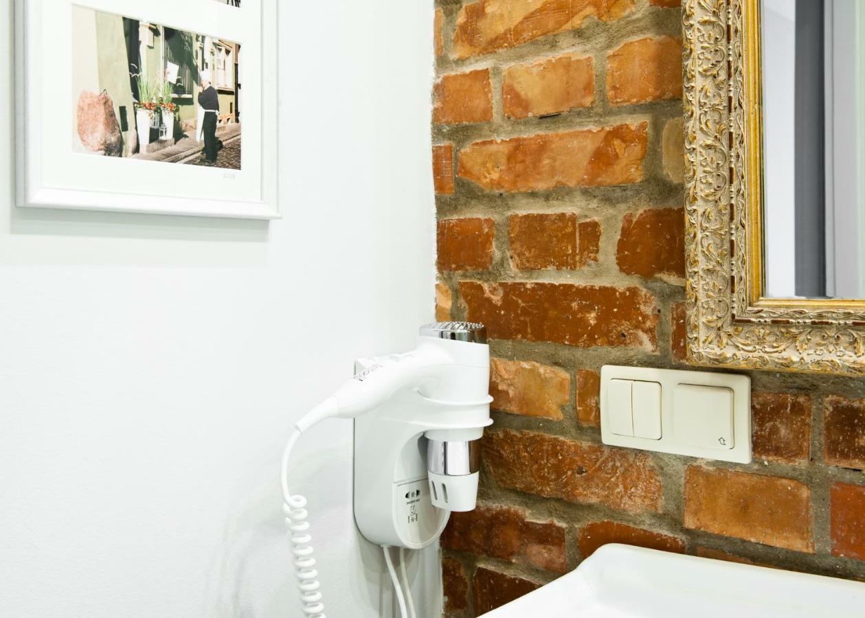 Red Brick Old Town Apartment Варшава Экстерьер фото
