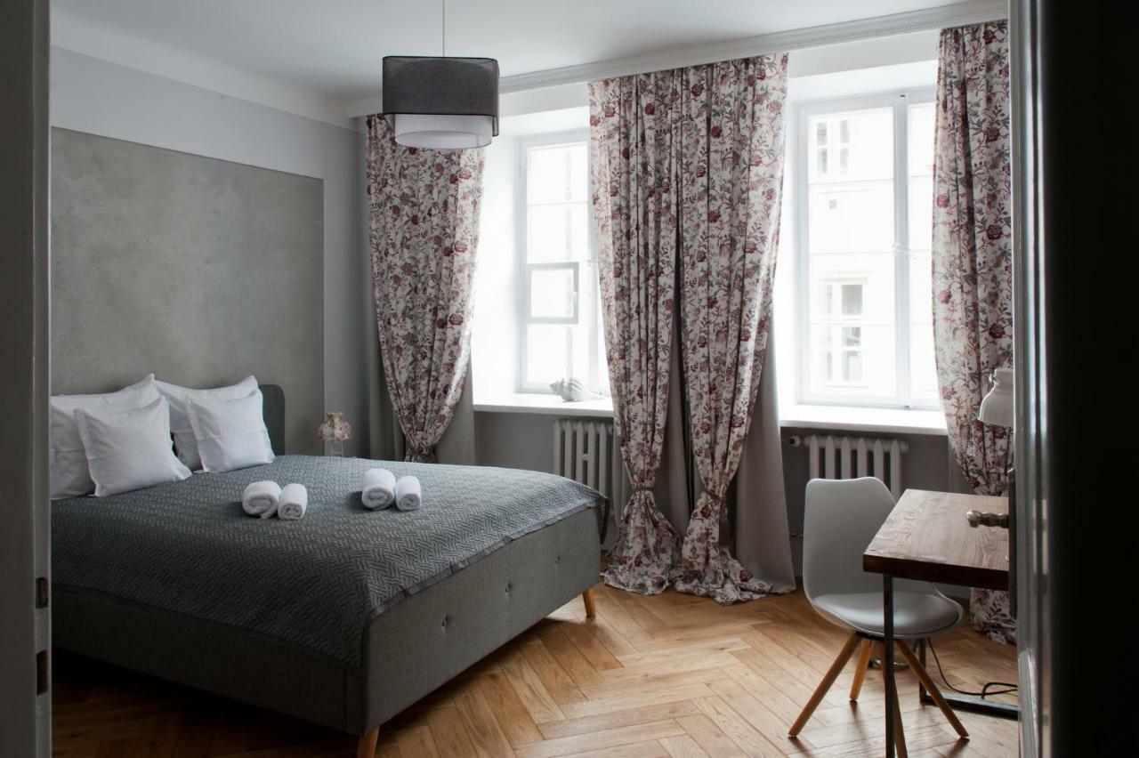 Red Brick Old Town Apartment Варшава Экстерьер фото