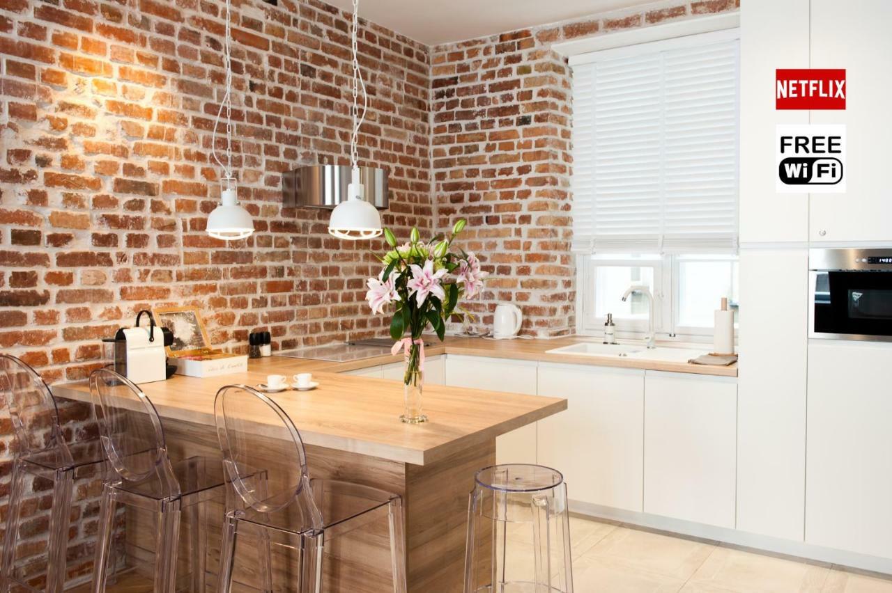 Red Brick Old Town Apartment Варшава Экстерьер фото